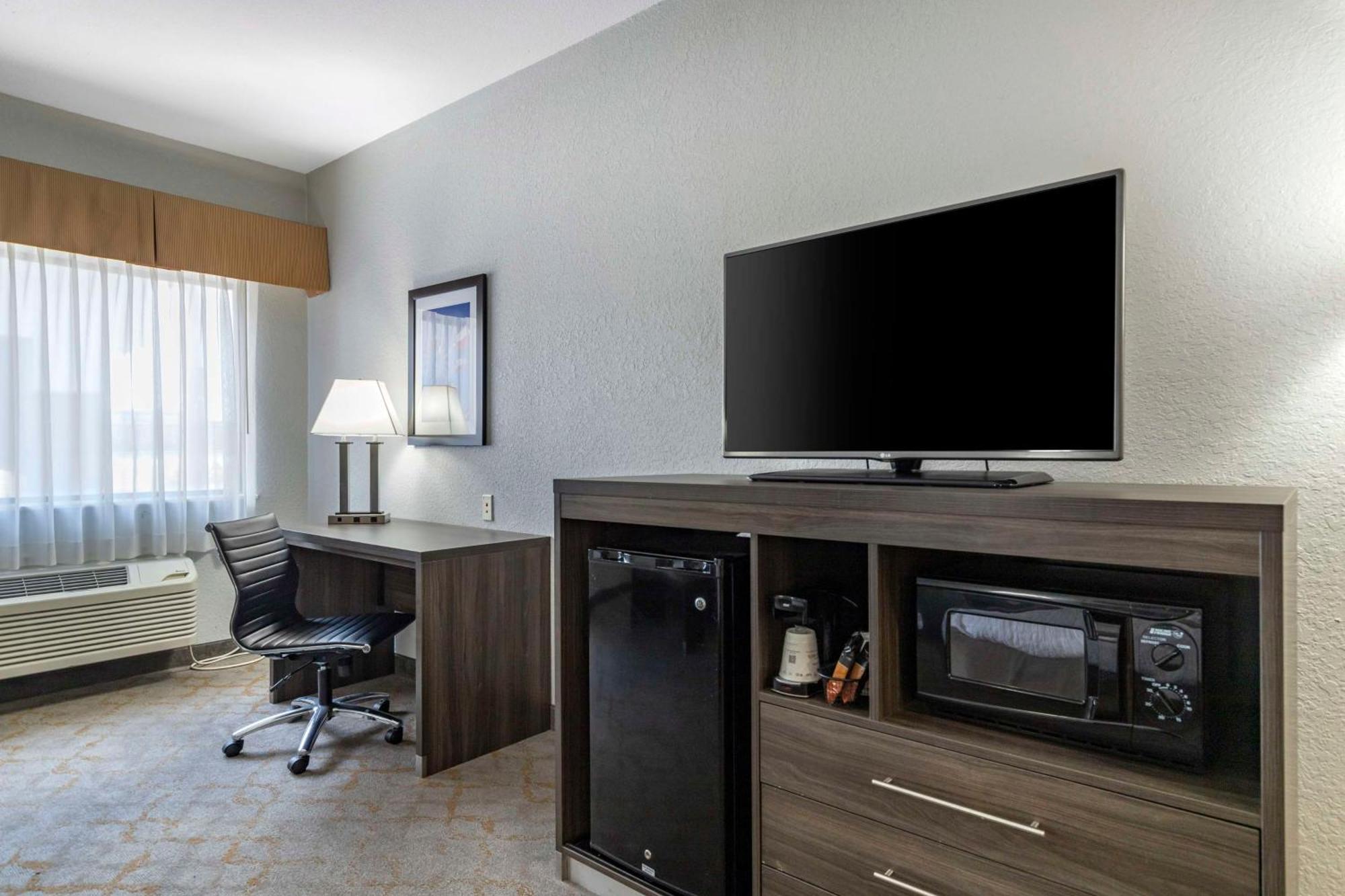Best Western Plus Victoria Inn & Suites Exteriér fotografie