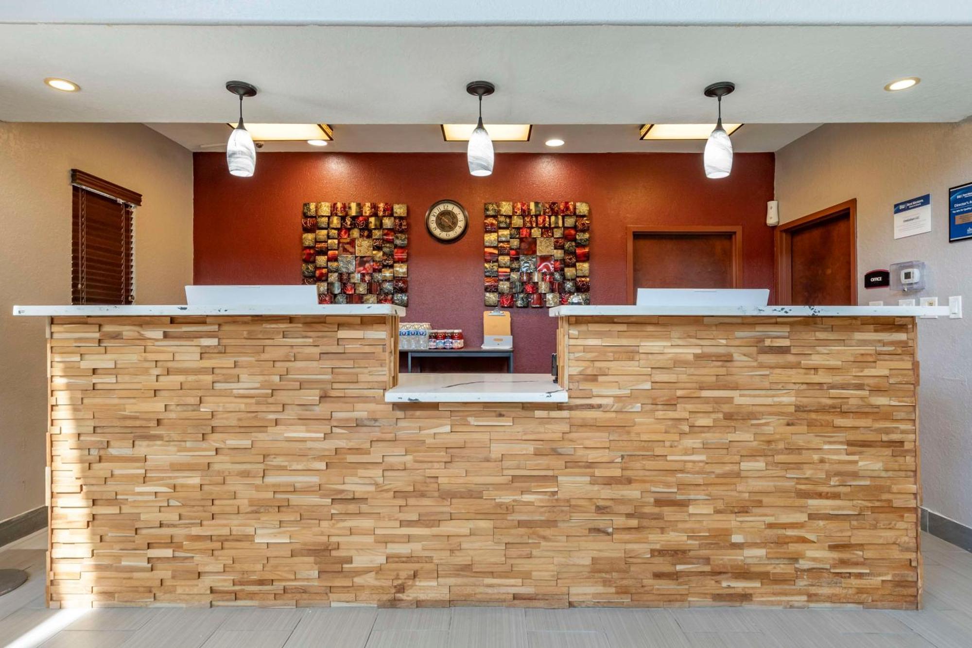 Best Western Plus Victoria Inn & Suites Exteriér fotografie